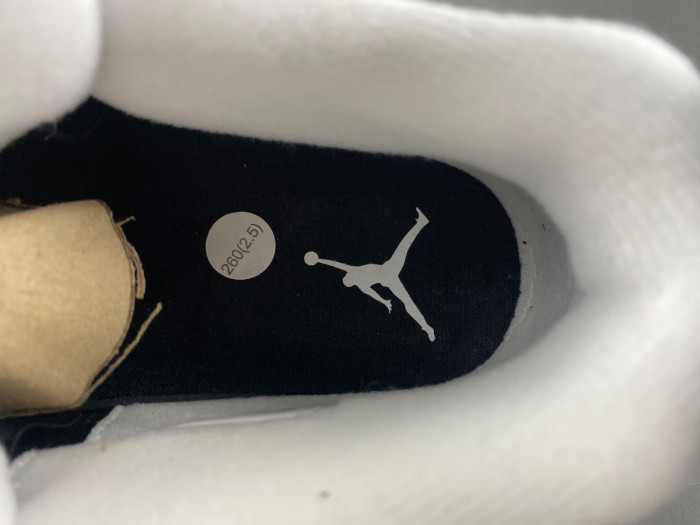 Air Jordan 4 "Fear" FQ8138-002