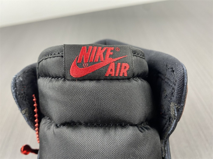 Air Jordan 1 High OG “Bred Patent” 555088-063