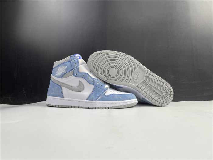 Jordan 1 Retro High OG Hyper Royal 555088-402
