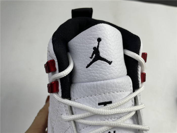 JORDAN 12 White flame red CT8013-106