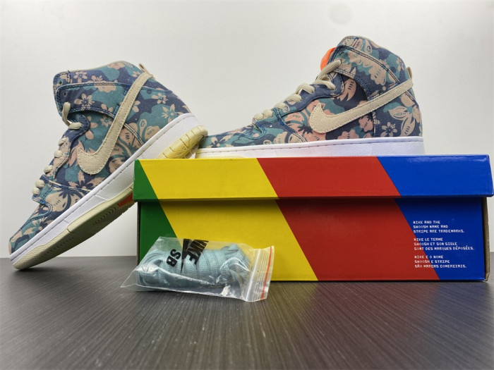 Dunk High SB 