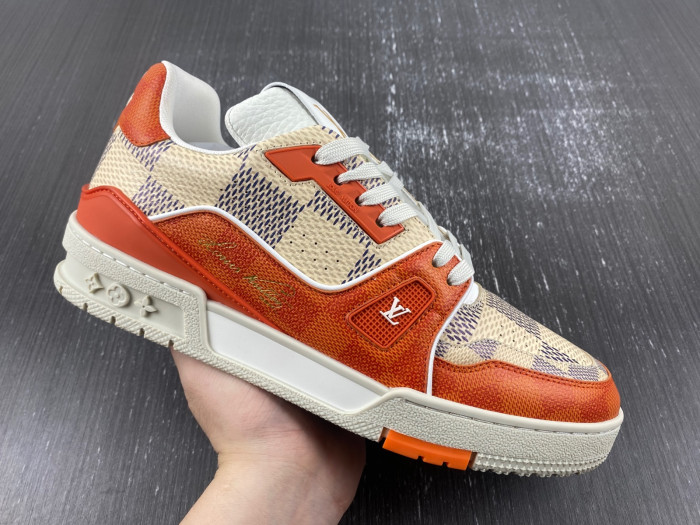l**is V*t*n lv trainer