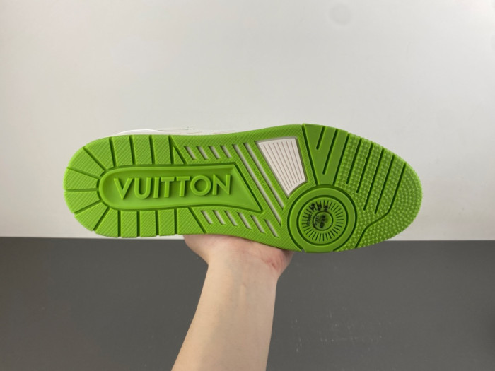 L0vis Vvtt0n LV trainer