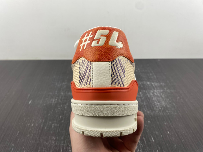 l**is V*t*n lv trainer
