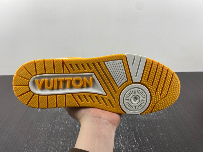 l**is V*t*n lv trainer