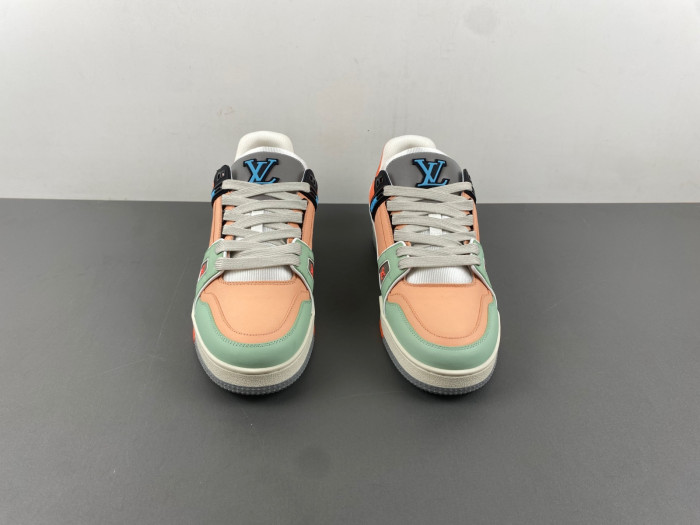 l**is V*t*n lv trainer