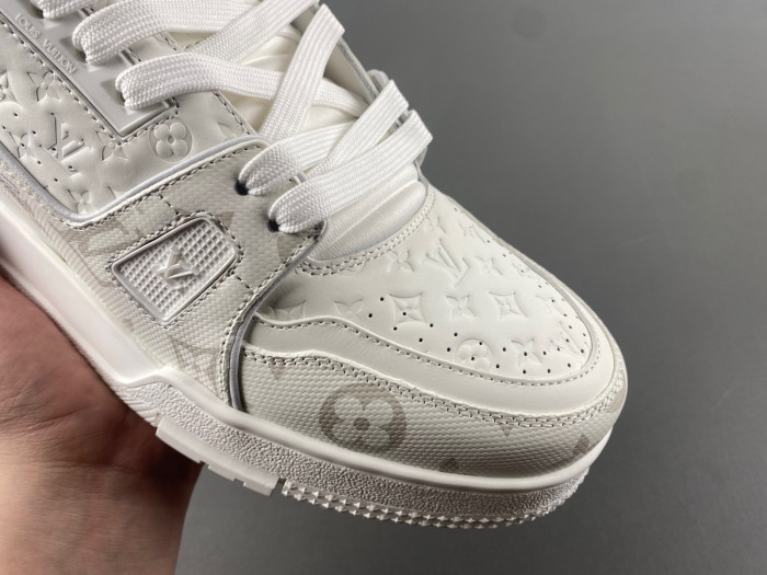 l**is V*t*n lv trainer