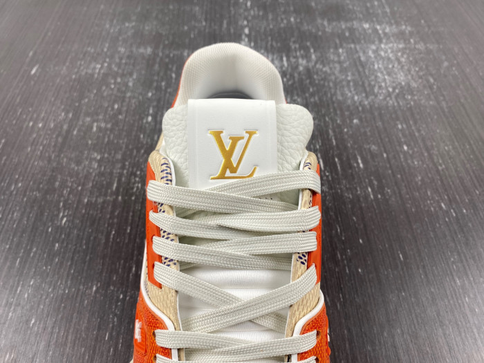 l**is V*t*n lv trainer