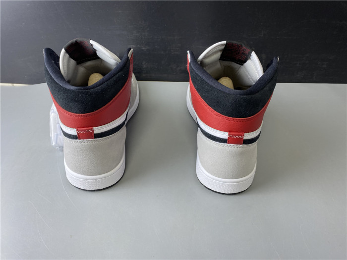 Jordan 1 Retro High Light Smoke Grey 555088-126