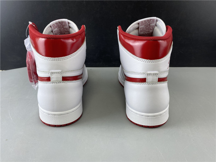 Jordan 1 Retro Metallic Red (2017) 555088-103