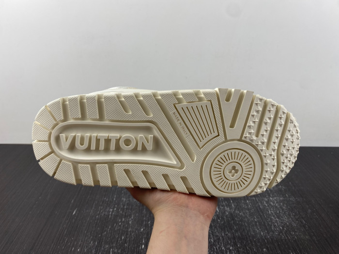 l**is V*t*n lv trainer