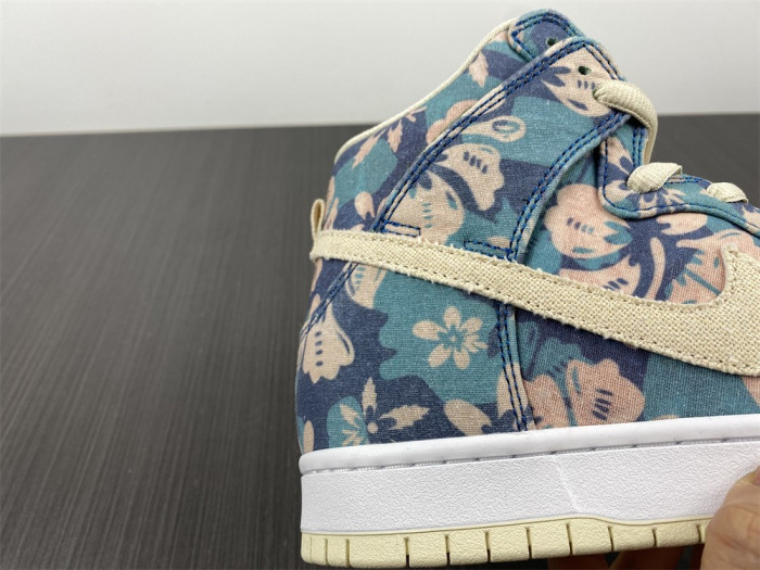 Dunk High SB 
