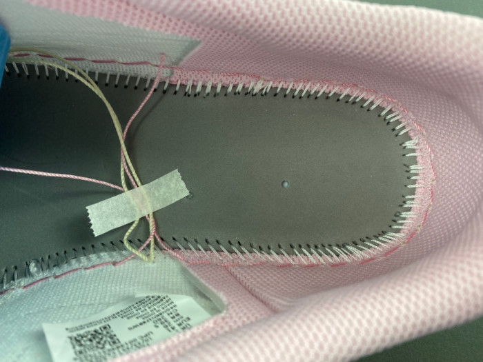 Travis Scott × AJ1 Low "Shy Pink" IQ7604-101