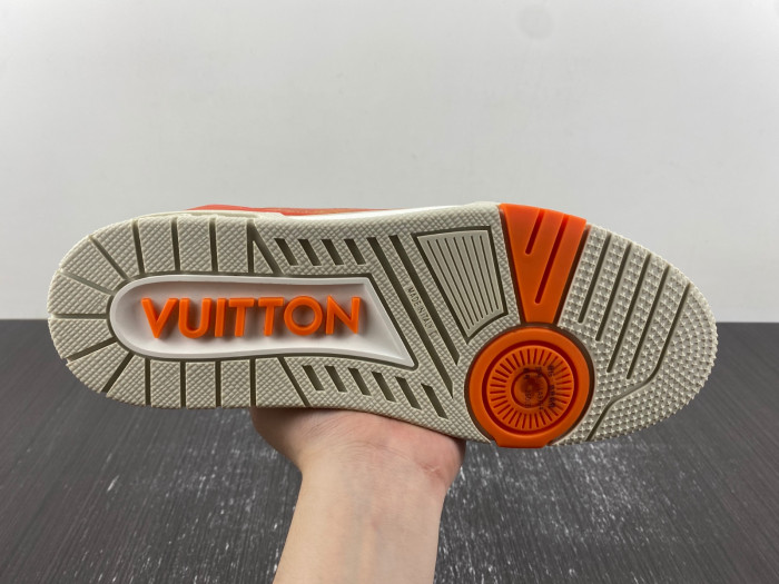 l**is V*t*n lv trainer