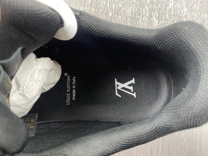l**is V*t*n trainer all black embossing
