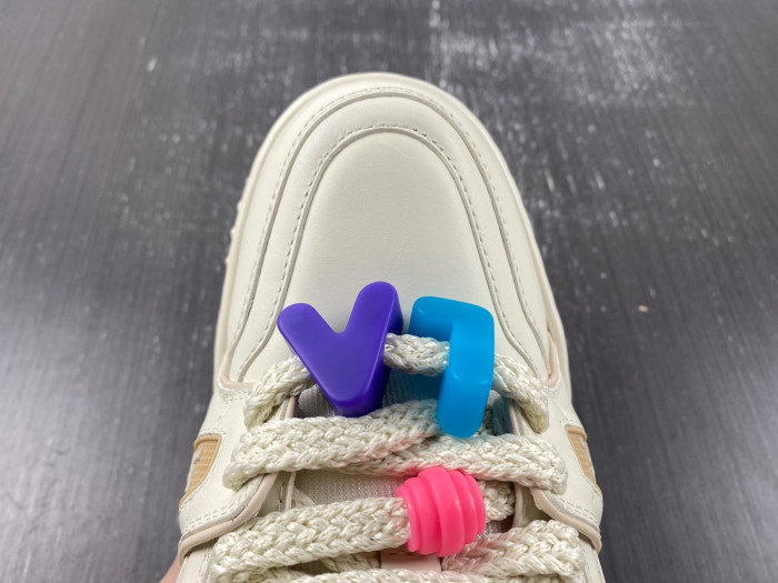 l**is V*t*n lv trainer