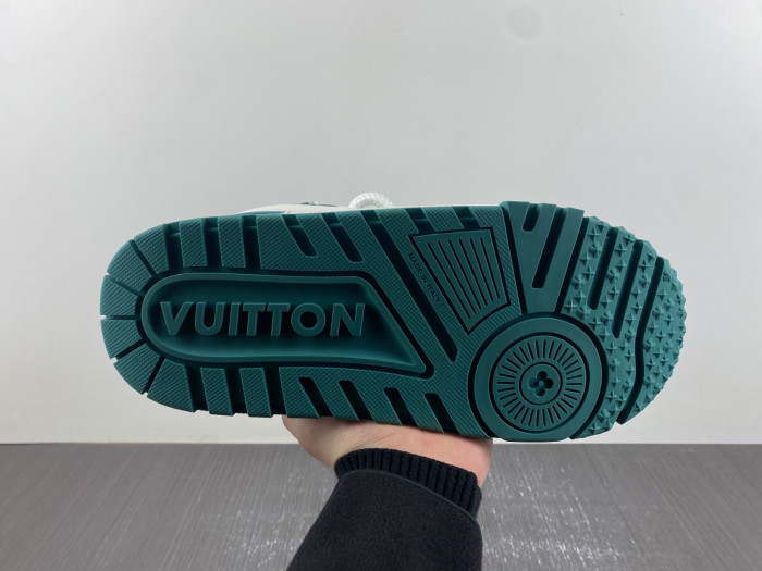 l**is V*t*n lv trainer