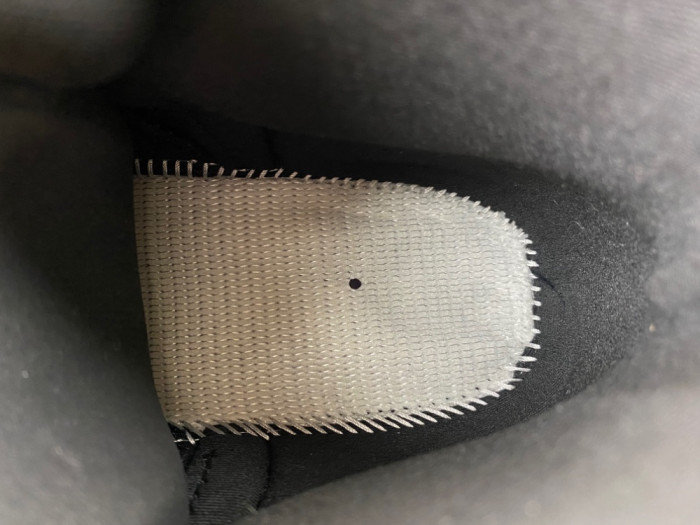 Air Jordan 12 “Bloodline” CT8013-001