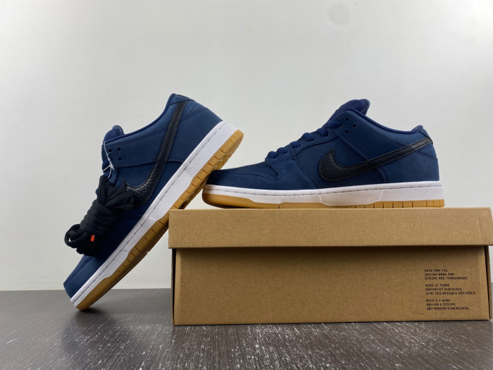 Nike SB Dunk Low Pro ISO CW7463-401