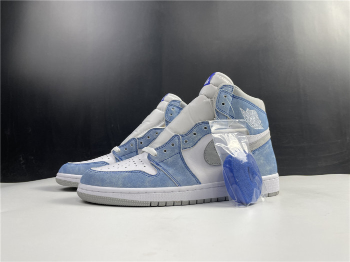 Jordan 1 Retro High OG Hyper Royal 555088-402