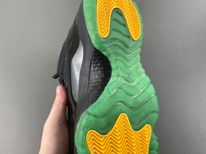 AIR JORDAN 11 RETRO CT8012-037