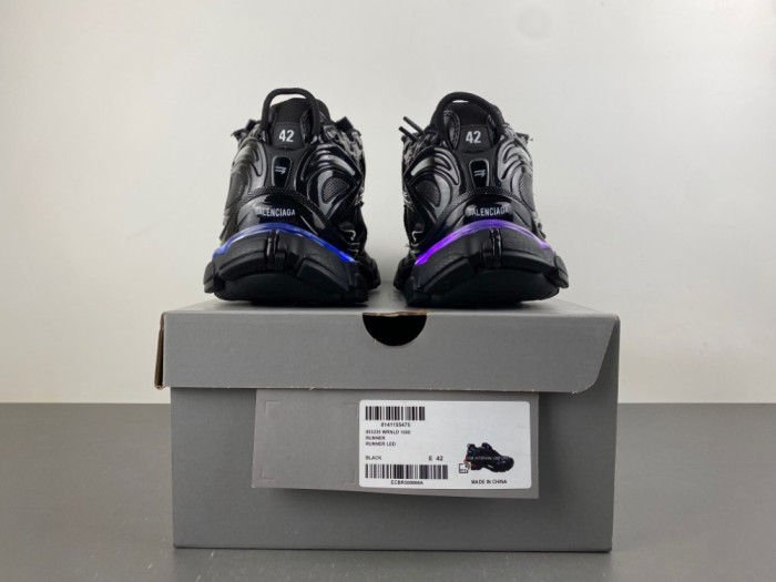 Ba1en*iaga runner LED 853225-WRNLD 1000