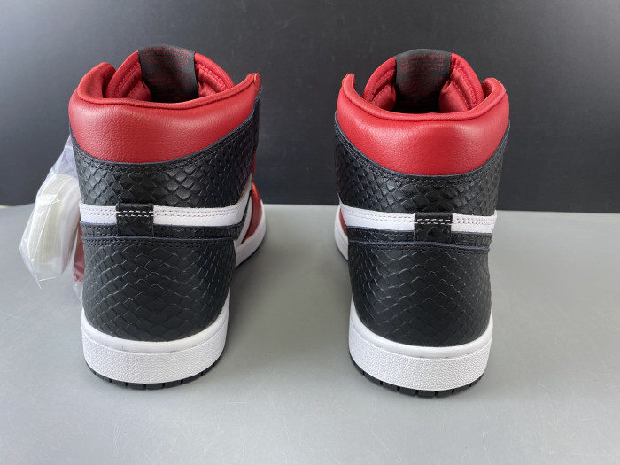 Jordan 1 Retro High Satin Snake Chicago (W) CD0461-601