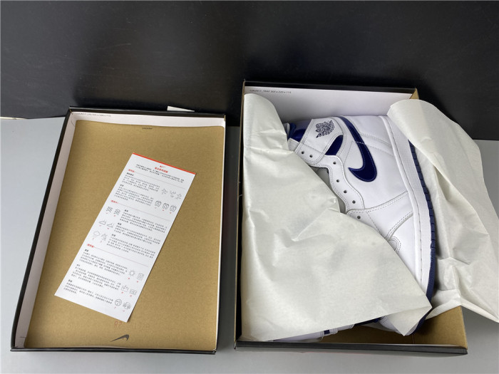 Jordan 1 Retro Metallic Navy (2016) 555088-106