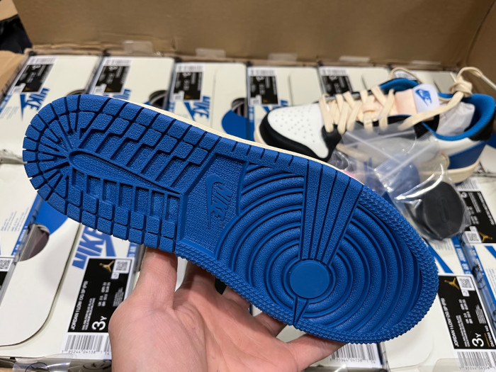 Travis Scott x Fragment x Air Jordan 1 Low OG DM7866 140