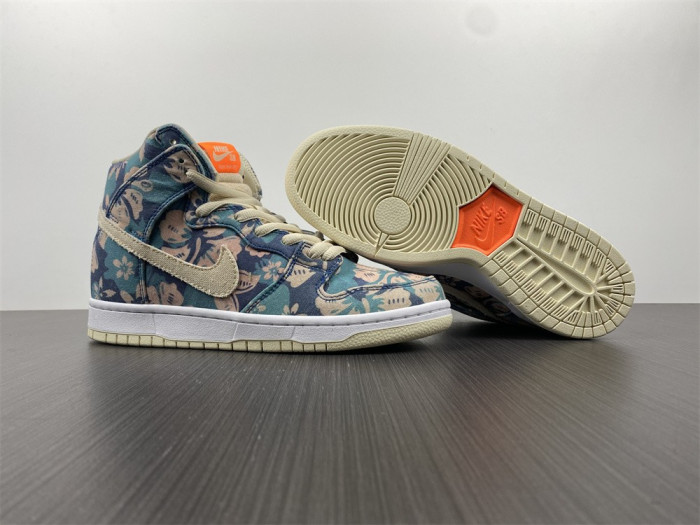 Dunk High SB 