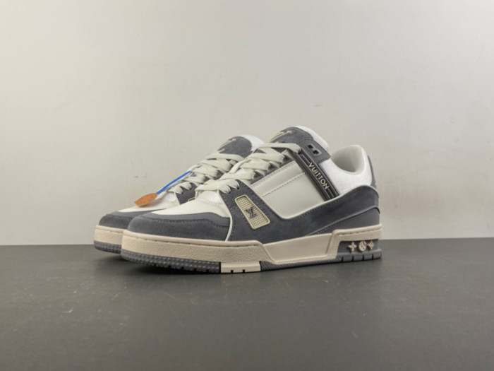 L0vis Vvtt0n LV trainer