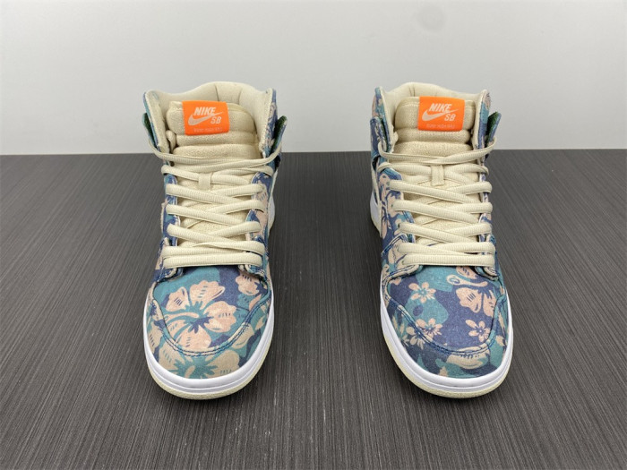 Dunk High SB 