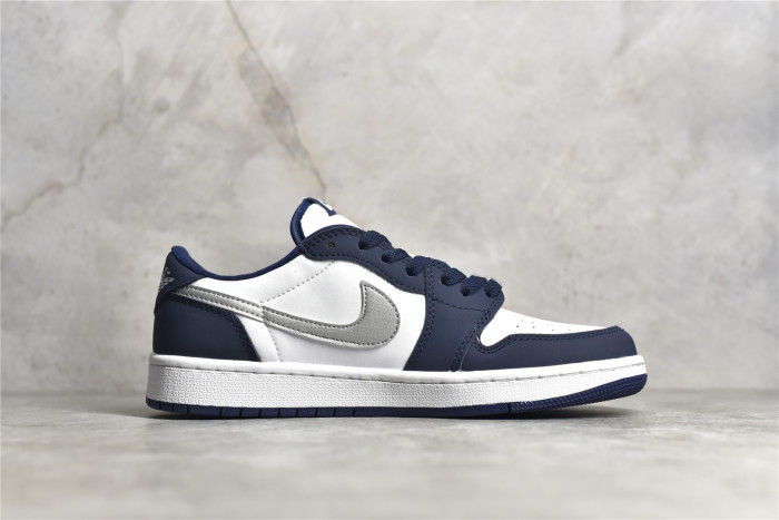 Jordan 1 Low SB Midnight Navy CJ7891-400