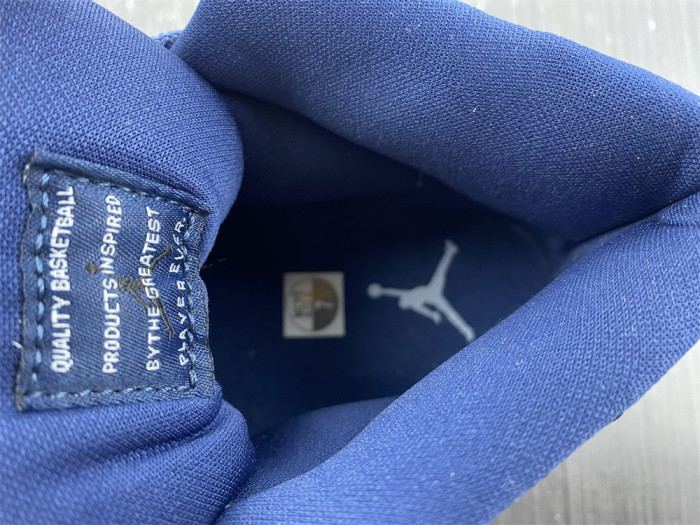 AIR JORDAN 11 VELVET “MIDNIGHT NAVY” AR0715-441
