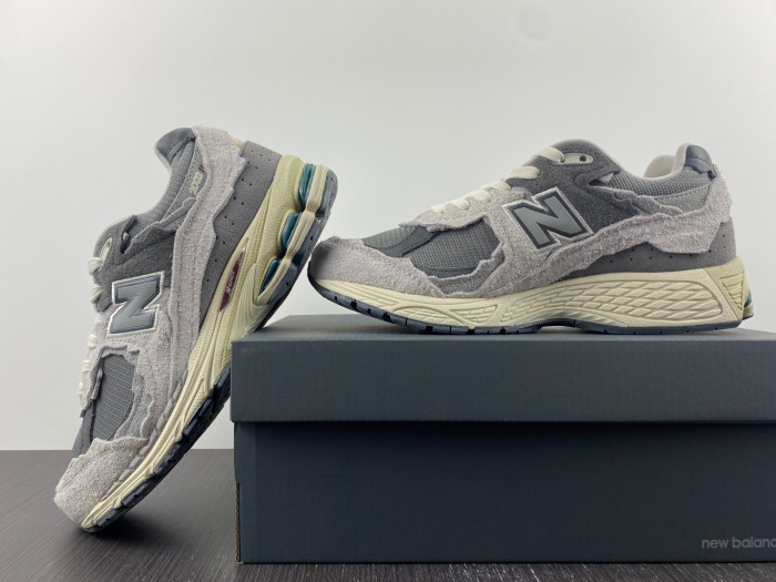 BAPE X NEW BALANCE 2002R M2002RDA