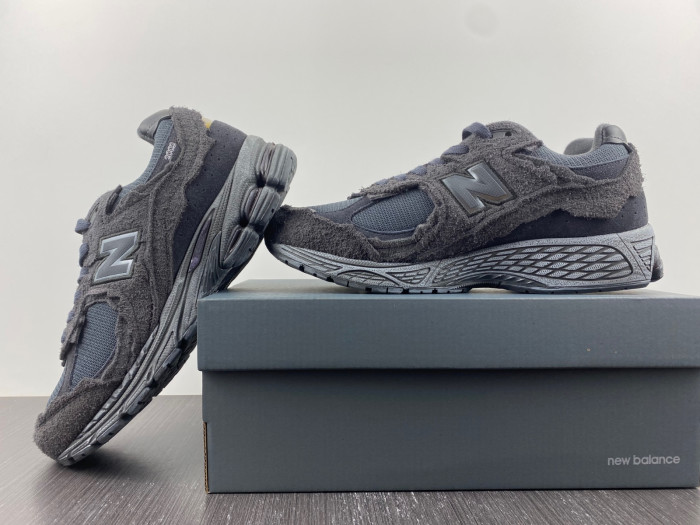 BAPE X NEW BALANCE 2002R M2002RDB