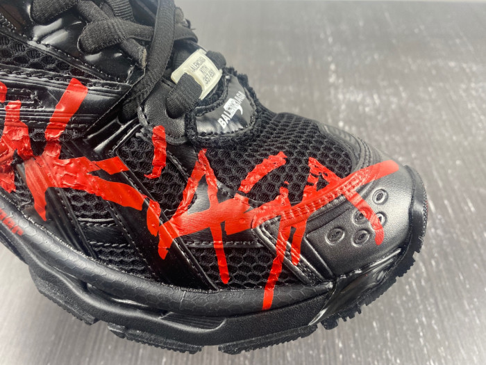 Ba*len*cia*ga runner black and red characters 677402 w3rb1 0102