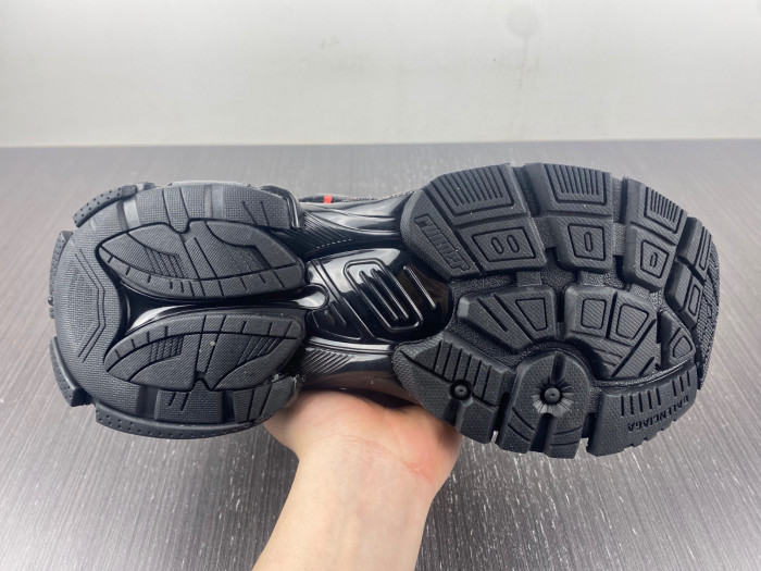 Ba*len*cia*ga runner black and red characters 677402 w3rb1 0102