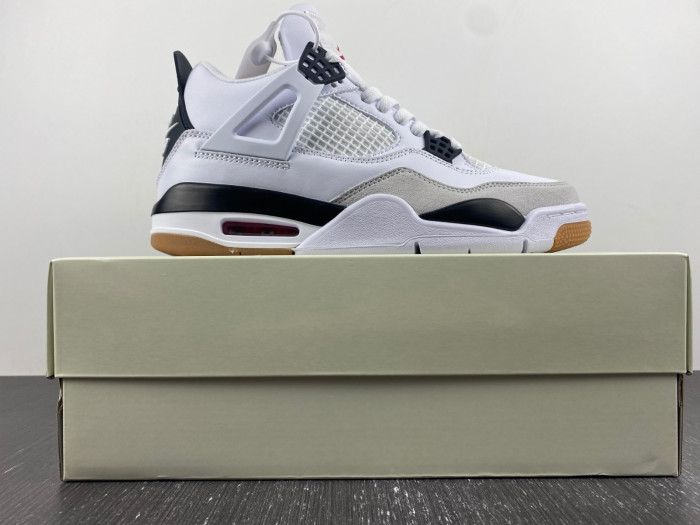 NIKE SB X AIR JORDAN 4 DR5415-100