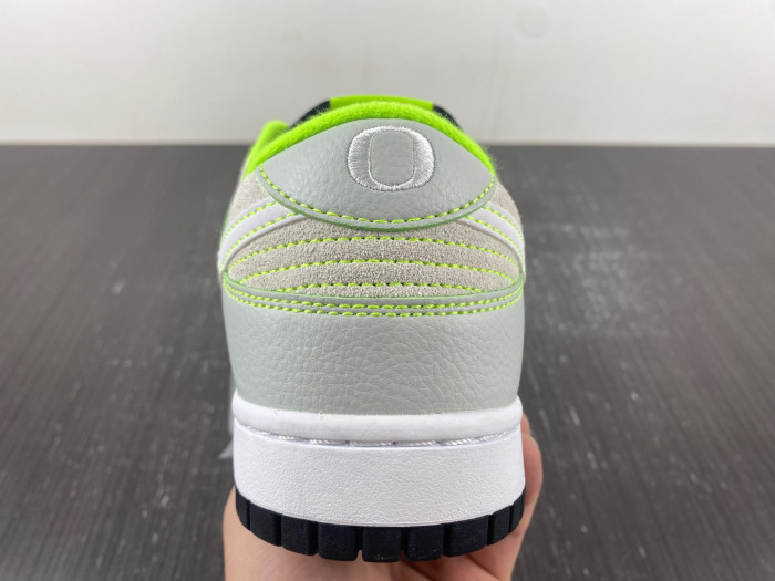 NIKE DUNK LOW UNIVERSITY OF OREGON PE (2023) FQ7260-001