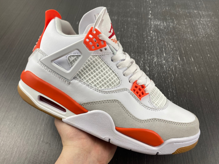 NIKE SB X AIR JORDAN 4 DR5415-108