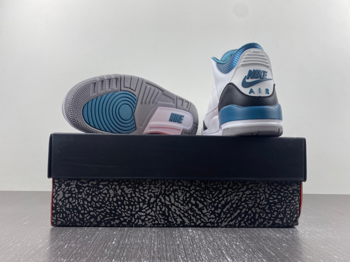 AIR JORDAN 3 RETRO 136064-660