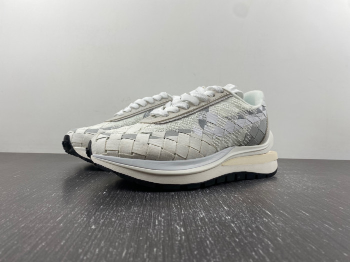 sacai xNike Waffle Woven Green Gusto  DR5209-100