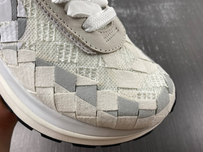 sacai xNike Waffle Woven Green Gusto DR5209-100