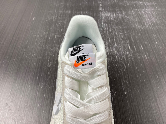 sacai xNike Waffle Woven Green Gusto DR5209-100
