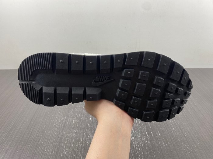 sacai xNike Waffle Woven Green Gusto DR5209-100