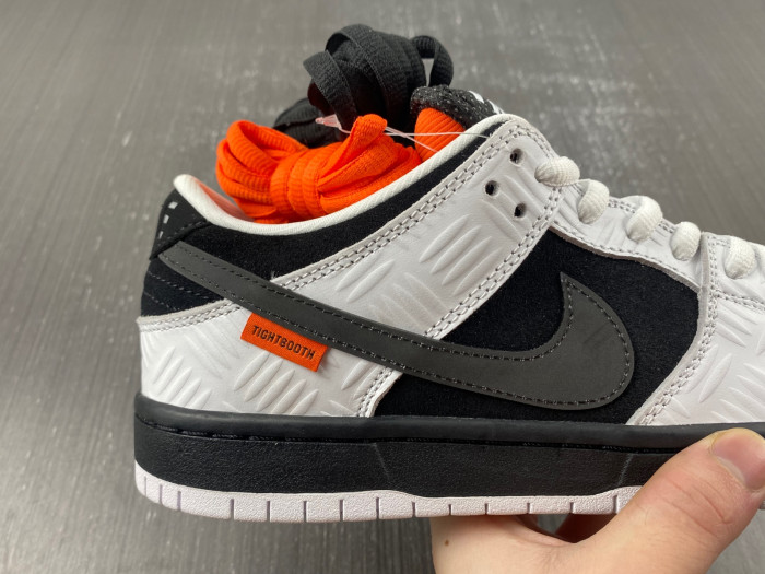 Nike SB Dunk Low TIGHTBOOTH FD2629-100
