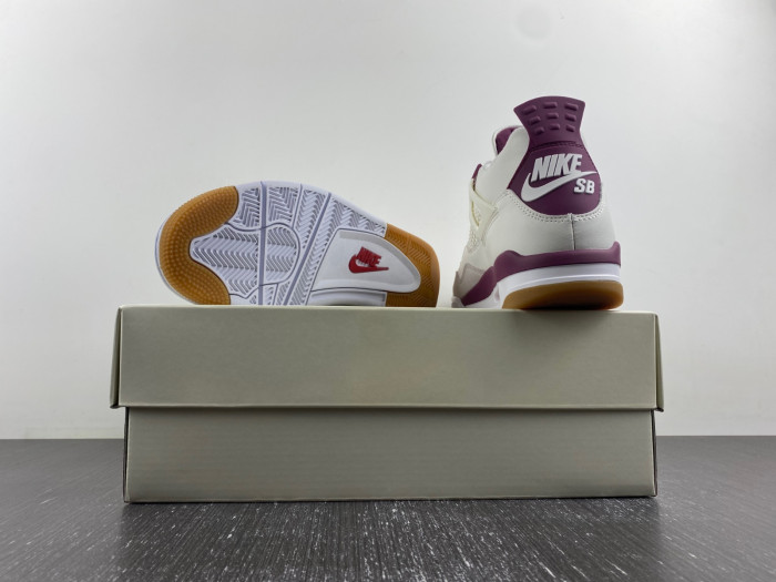 NIKE SB X AIR JORDAN 4  “Sapphire” DR5415-102