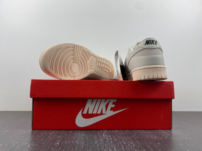Nike Dunk Low “Light Orewood Brown”  DZ2538-100