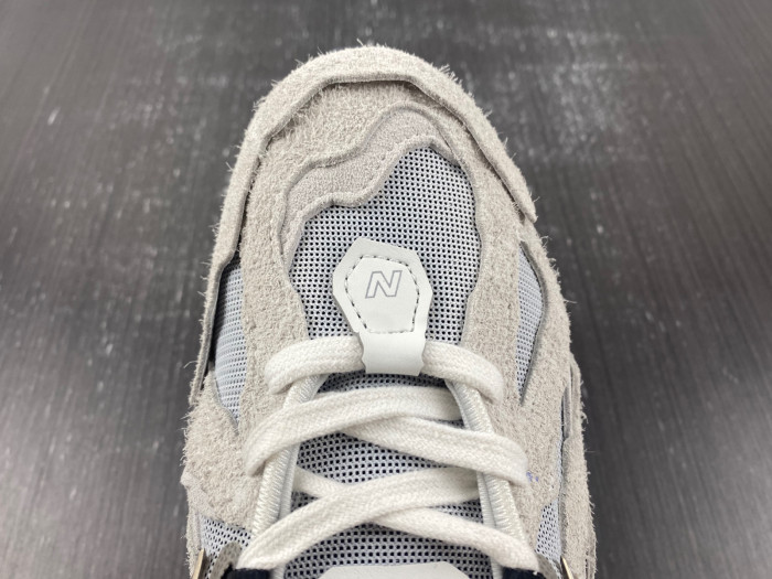 NEW BALANCE M1906DC